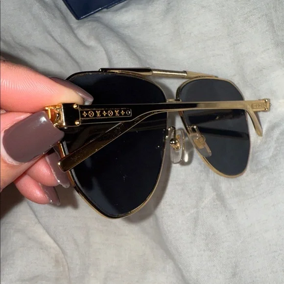 Louis Vuitton Gold Frame Sunglasses - Picture 7 of 8
